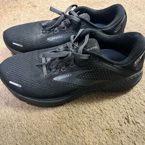 Brooks Black Athletic Shoes Women’s
